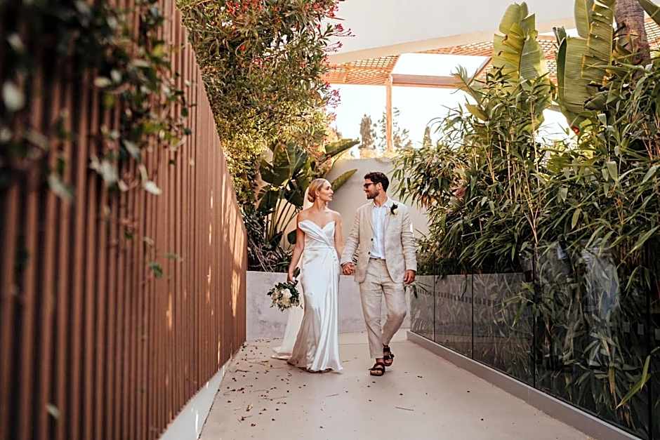 Cavo Zoe Seaside Hotel