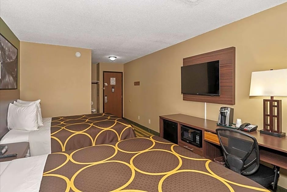 Super 8 by Wyndham Superior WI