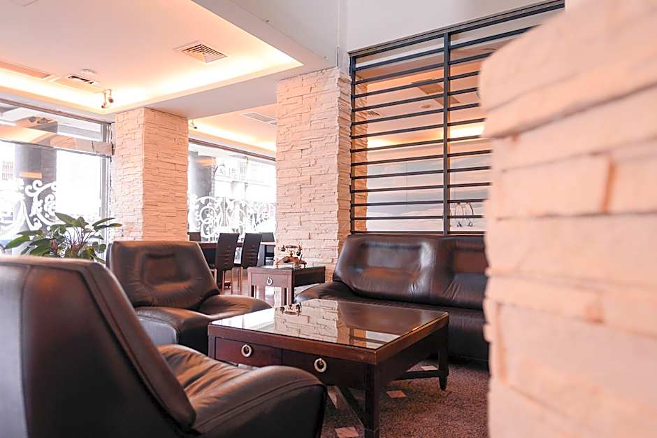 Waugh Den Business Hotel