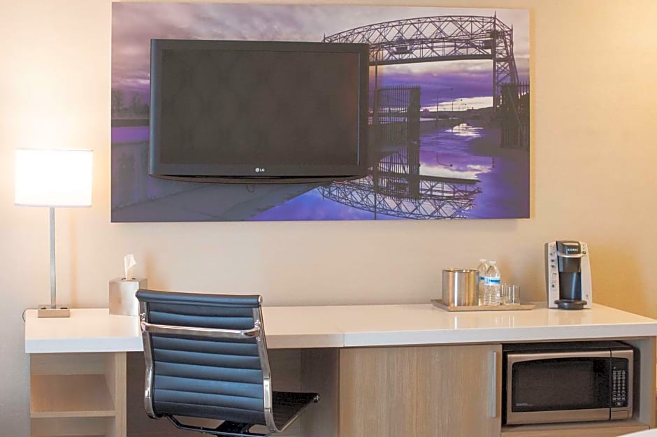 Radisson Hotel Duluth-Harborview