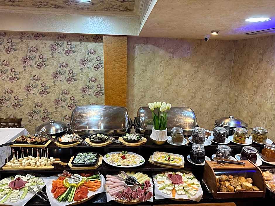 King Suites Hotel