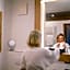 Hotel Locker & Legere