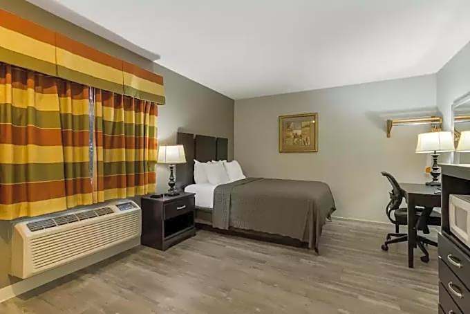 Econo Lodge Inn & Suites Yankton