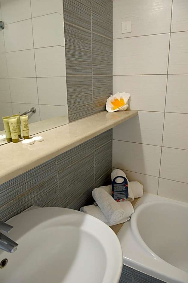 Kalydna Island Hotel