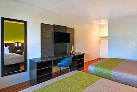 Queen Room with Two Queen Beds - Disability Access