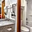 Econo Lodge Inn & Suites