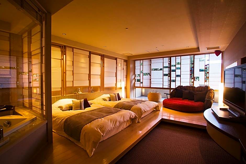 Photo 1 of 1 of 2 Beds