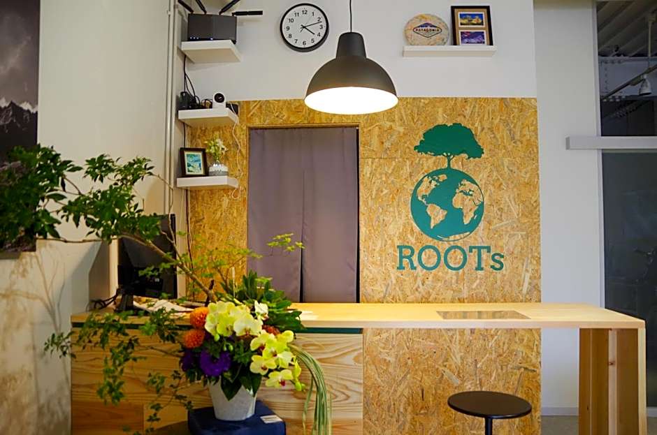 Travelers' house ROOTs