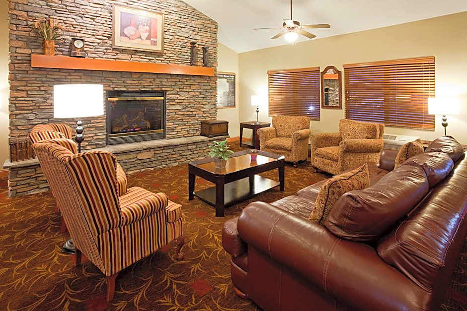 AmericInn by Wyndham Thief River Falls
