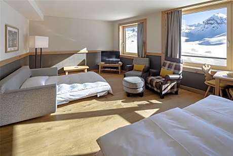 Family Lake View Suite