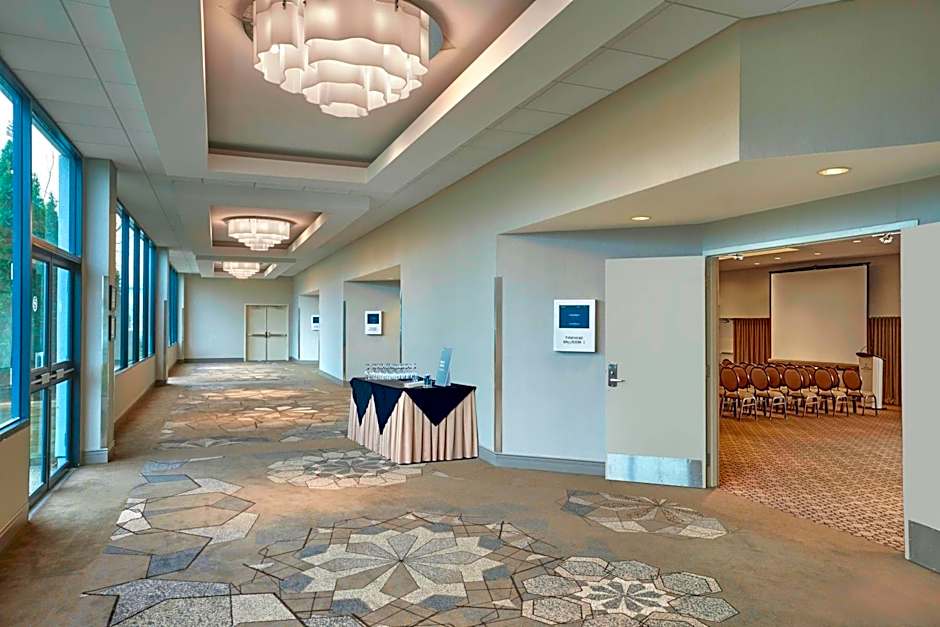 Sheraton Vancouver Guildford Hotel
