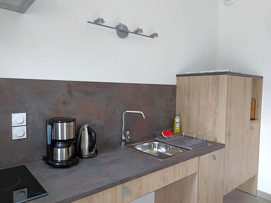 Junior Suite Triple PMR Résidentielle avec cuisine au Manoir de Mathan à Crépon 5mn d'Arromanches et 10 mn de Bayeux