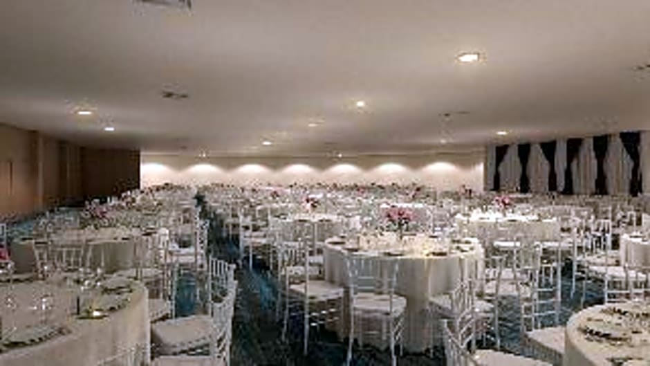 Royalton Blue Waters Autograph All-Inclusive Resor