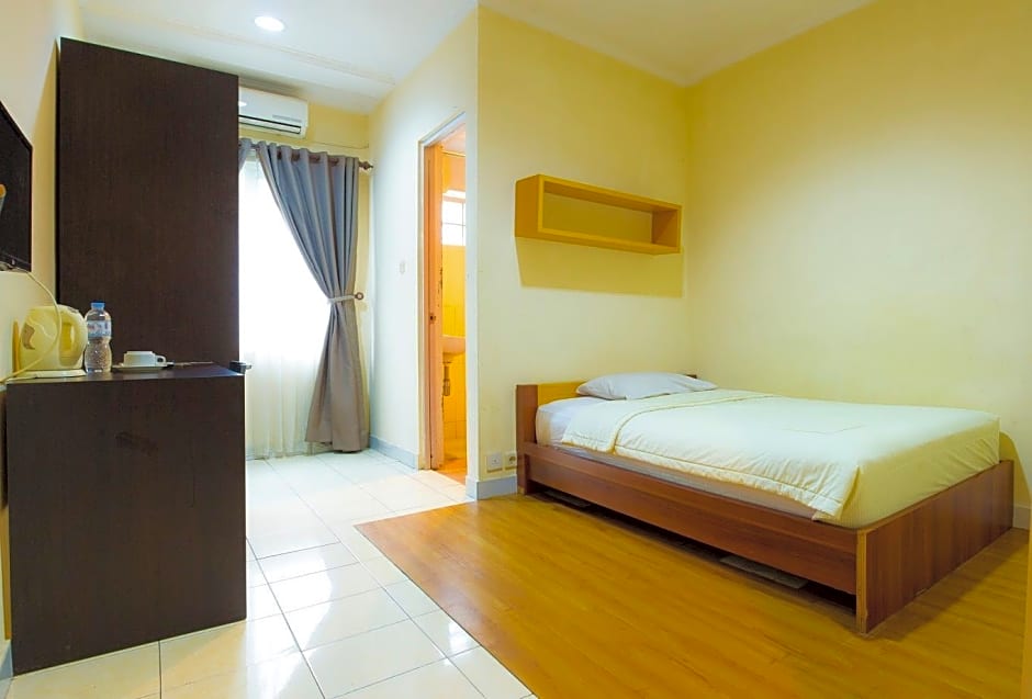 Lotus Bandung Hotel, Cafe, And Meeting Place