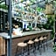 1825 Gallery Hotel