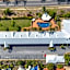 Reef Adventureland Motel