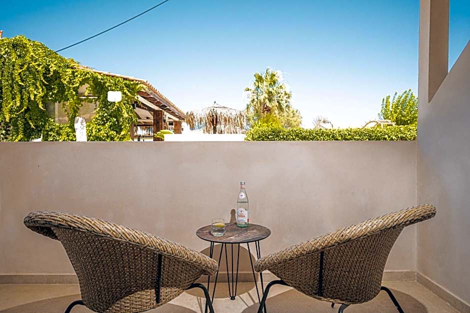 Palm Tree Beach Suites, by ZanteWize