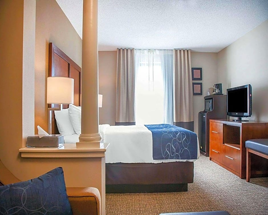 Comfort Suites West Warwick - Providence