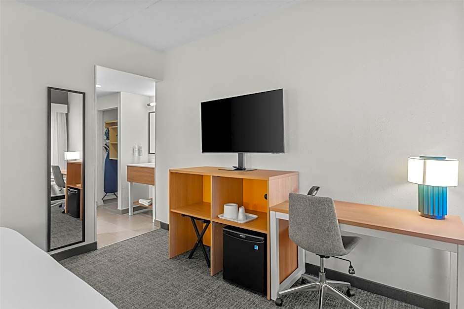 Spark by Hilton Des Plaines Chicago O'Hare