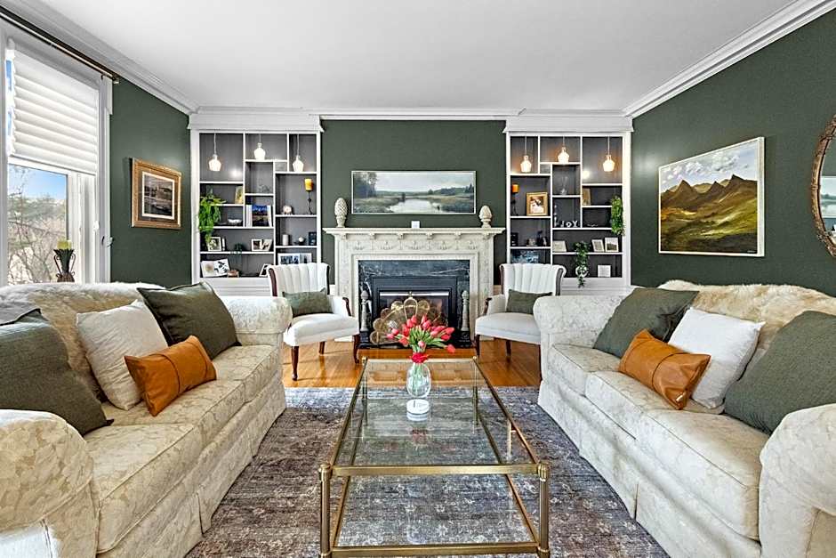 Salyards Mansion - Boutique Collection by Heirloom – Duluth, MN