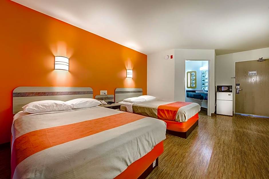 Motel 6-Burlington, ON - Toronto West - Oakville