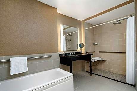 Deluxe Guest room, 2 Queen, High floor
