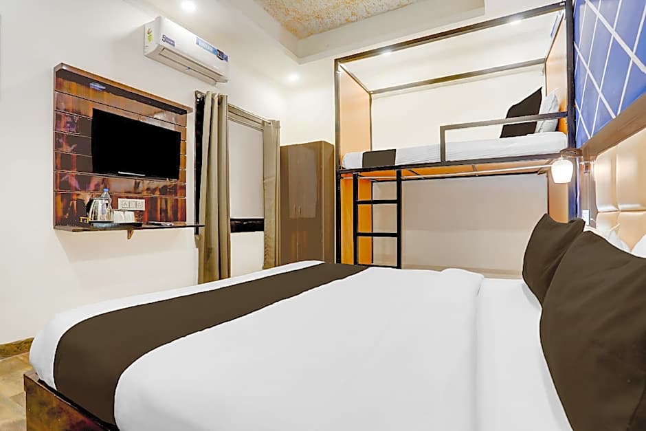 Collection O Khajuraho Central