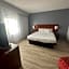 Super 8 by Wyndham Dallas Love Field Airport