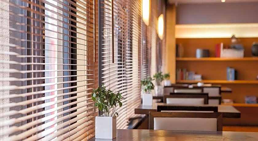 Royal Inn Taipei Nanxi - MRT Zhongshan Station