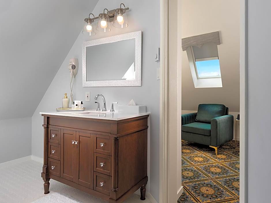 Pendray Inn and Tea House