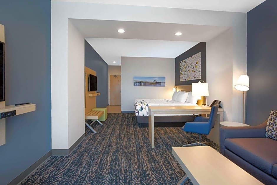La Quinta Inn & Suites by Wyndham Manassas VA-Dulles Airport