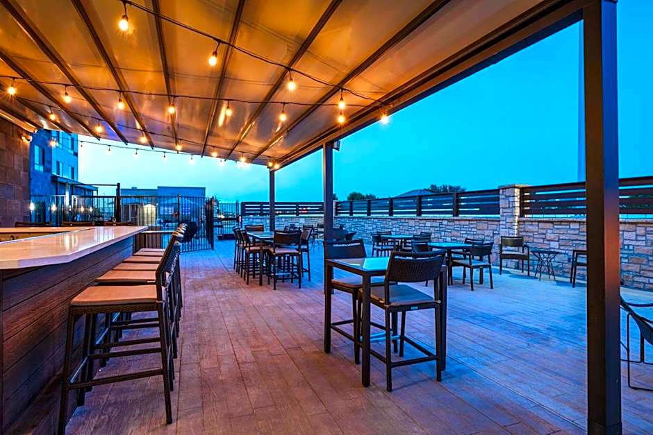 Courtyard by Marriott Dallas Grand Prairie