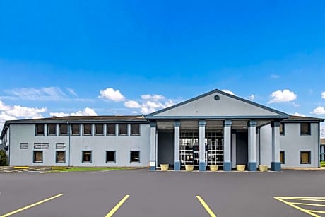 Rodeway Inn Conference Center