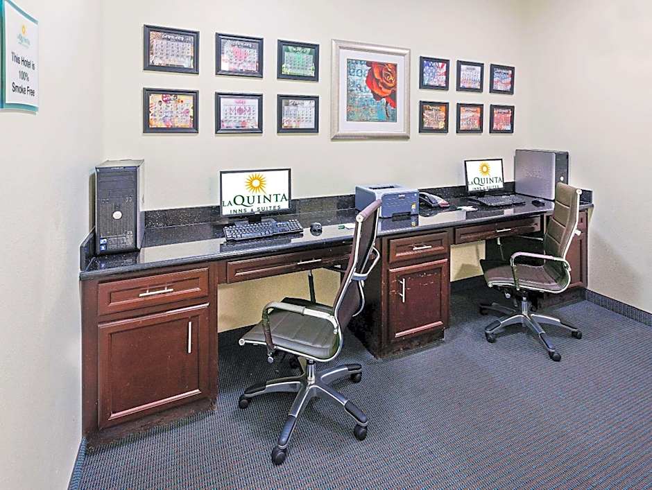 La Quinta Inn & Suites by Wyndham Alvin