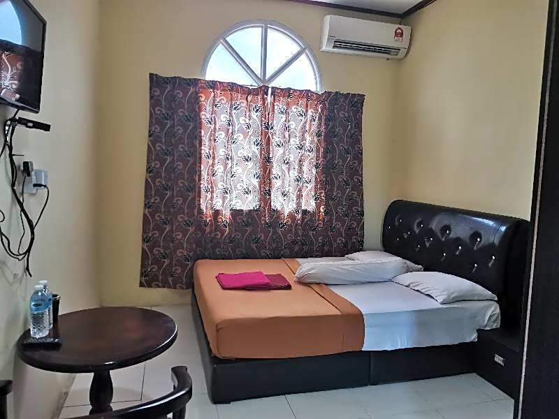 OYO 89819 Raz Hotel Kelulut