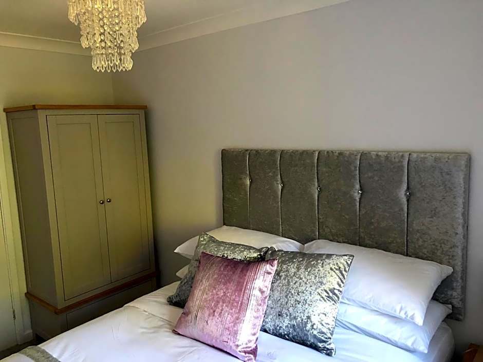 Old Hunters Lodge Whipsnade Limited