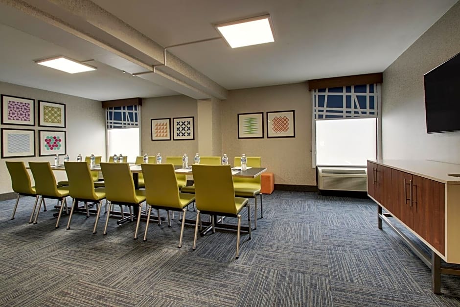 Holiday Inn Express Voorhees - Mt. Laurel By IHG