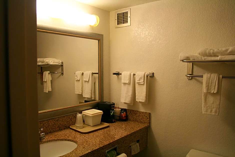 Howard Johnson by Wyndham Hattiesburg