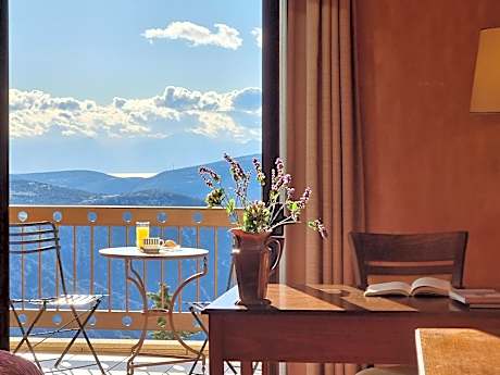 Likoria Hotel