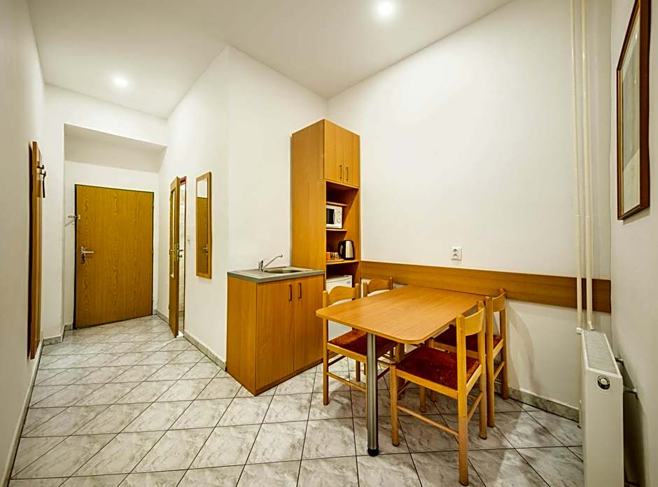 Hotel Golden City Garni