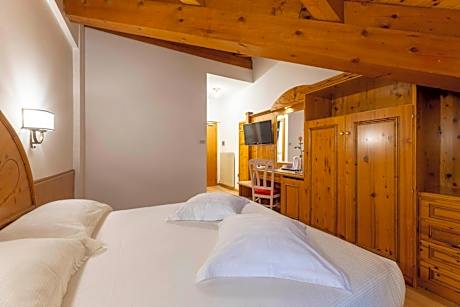 Double or Twin Room with Balcony