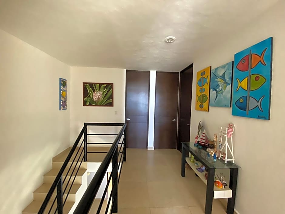 Escape to Paradise, Minimalist 4-BR Beachfront, 300 Mbps with amazing views