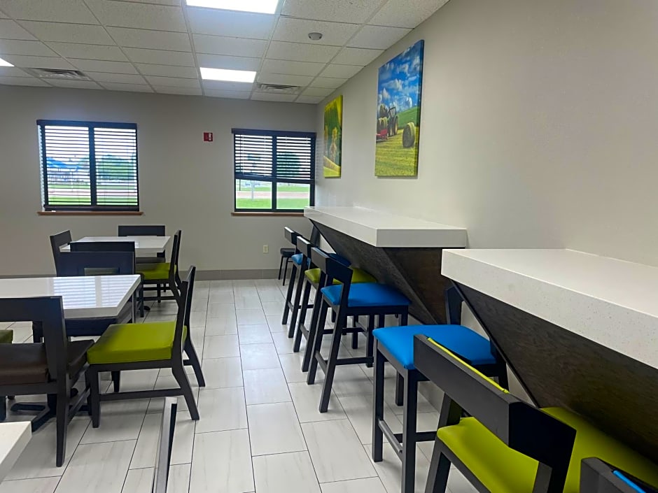 Clarion Pointe Tomah