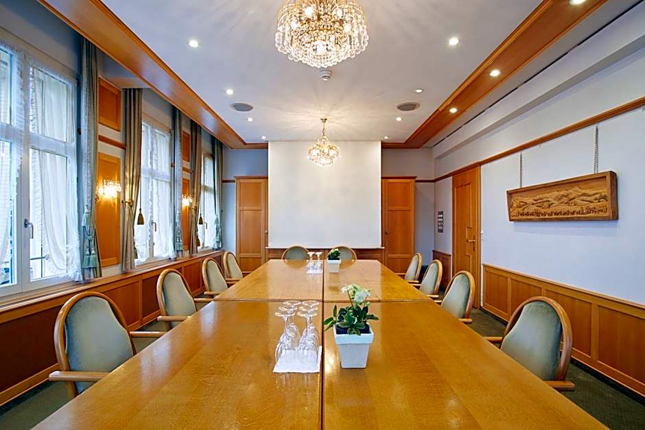 Hotel & Spezialitätenrestaurant zur Linde