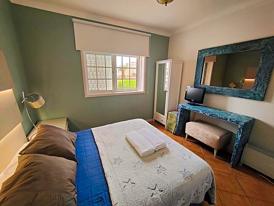 Vagueira Guest House & Beach Hostel