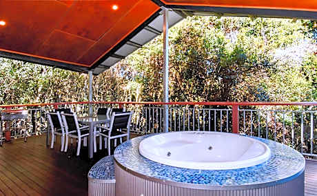 One-Bedroom Villa with Rainforest View