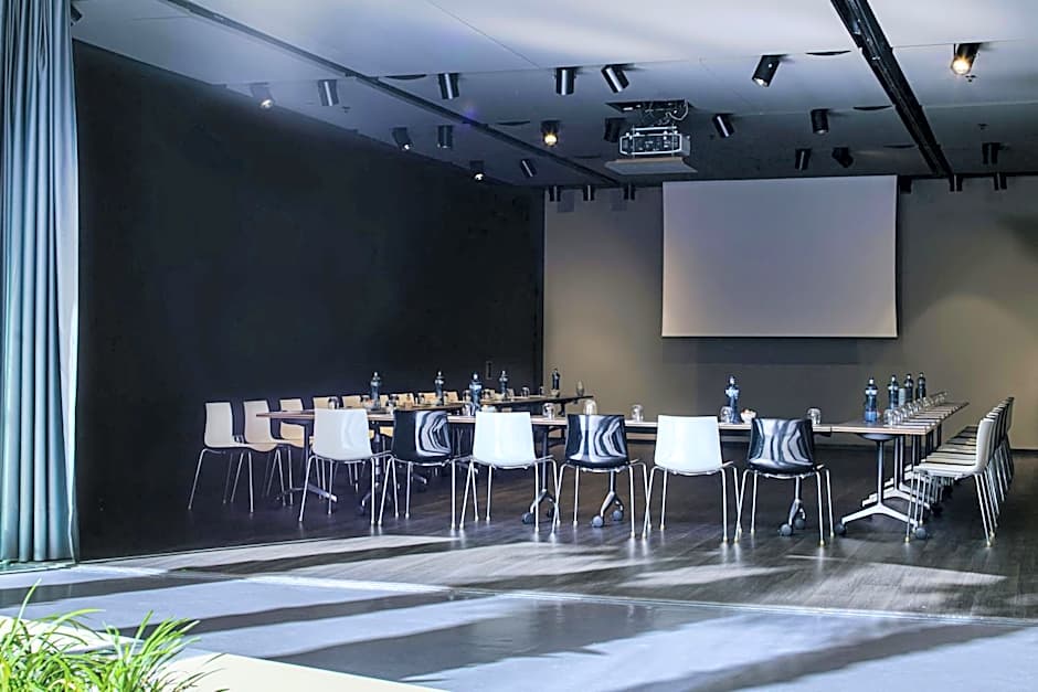 Renaissance by Marriott Barcelona Fira Hotel