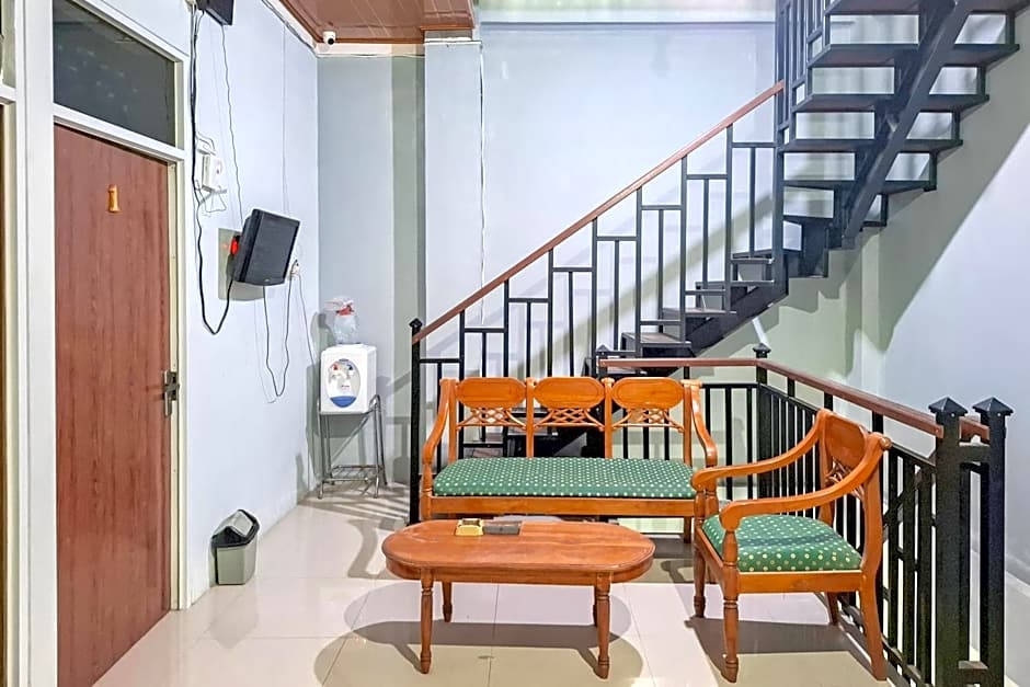 RedDoorz Syariah at Fariza Guesthouse Kendal