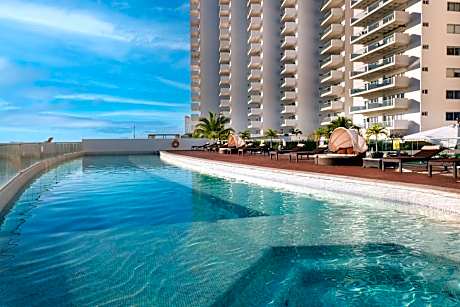 Suites Malecon Cancun