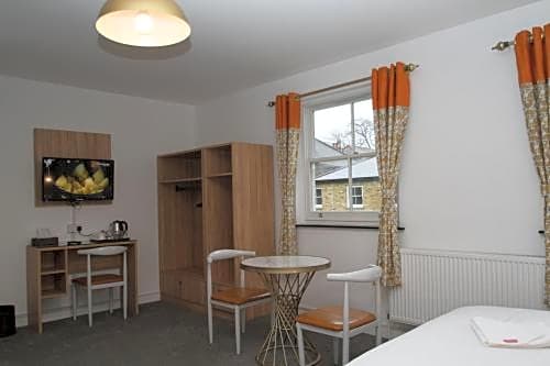 OYO Greenleafe Hotel